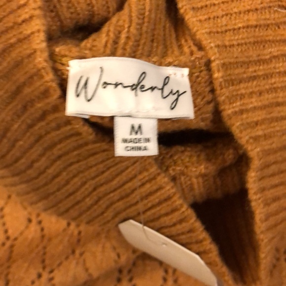 Wonderly Brand- Oversized Gold Sweater - Picture 6 of 8